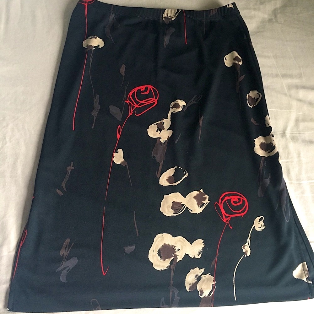 🌾 vintage BCBG scribble skirt
